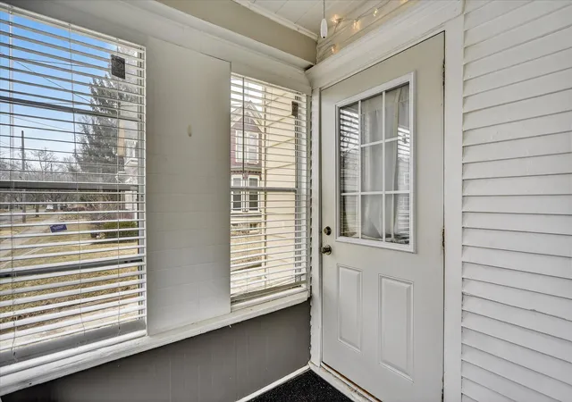 Photo 3 of Single family home for sale at 406 Garfield St, Jackson, MI 49203 | MLS# 81026037067 | Listing updated on 2026-09-13