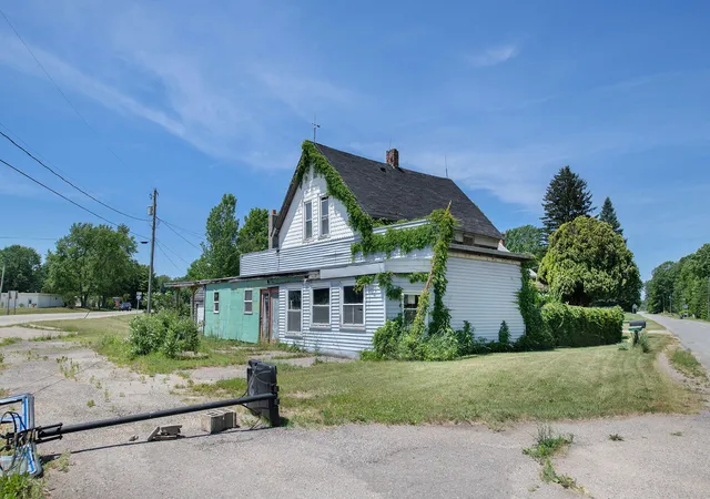 Photo 3 of Multi family home for sale at 68022 Michigan 43, South Haven, MI 49090 | MLS# 69026037070 | Listing updated on 2026-09-09
