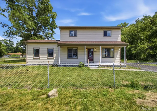 Photo 2 of Single family home for sale at 6011 Washington St, Romulus, MI 48174 | MLS# 20261055652 | Listing updated on 2026-09-10