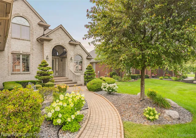 Photo 4 of Single family home for sale at 49787 Lakebridge Dr, Shelby Township, MI 48315 | MLS# 20261055658 | Listing updated on 2026-08-29