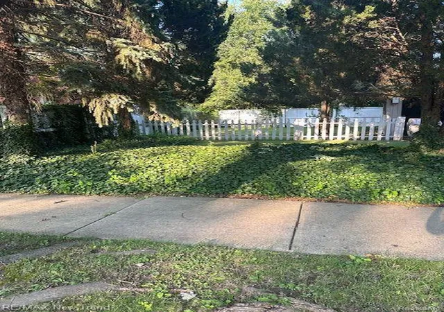 12th image of 1823 Bradford Rd, Birmingham, MI 48009 | MLS# 20261055659