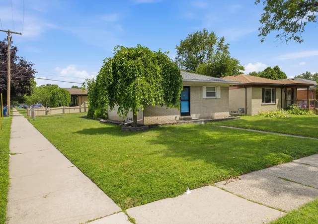 Photo 2 of Single family home for sale at 25248 Hass St, Dearborn Heights, MI 48127 | MLS# 81026037078 | Listing updated on 2026-09-02