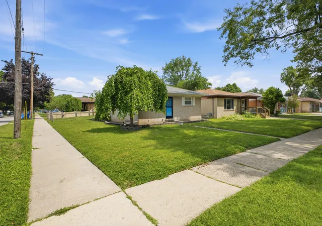 Photo 3 of Single family home for sale at 25248 Hass St, Dearborn Heights, MI 48127 | MLS# 81026037078 | Listing updated on 2026-09-02