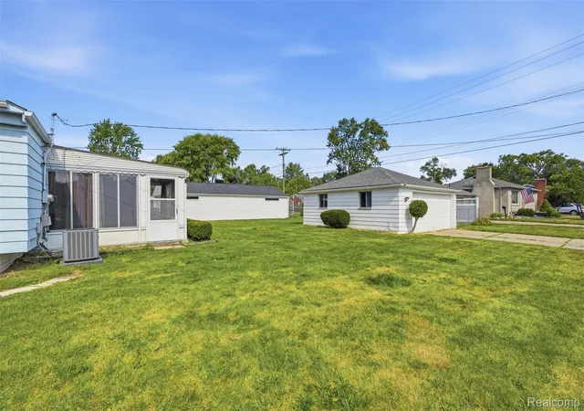 16th image of 32600 W Chicago St, Livonia, MI 48150 | MLS# 20261055662