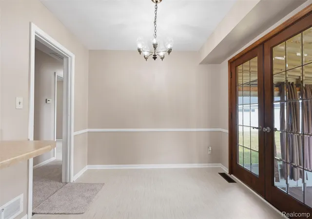 3rd image of 32600 W Chicago St, Livonia, MI 48150 | MLS# 20261055662
