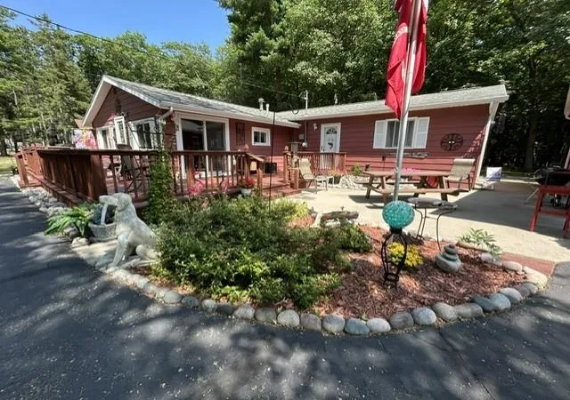 Photo 3 of Single family home for sale at 7468 E Cedar Lake Dr, Greenbush, MI 48738 | MLS# 77080071249 | Listing updated on 2026-08-18