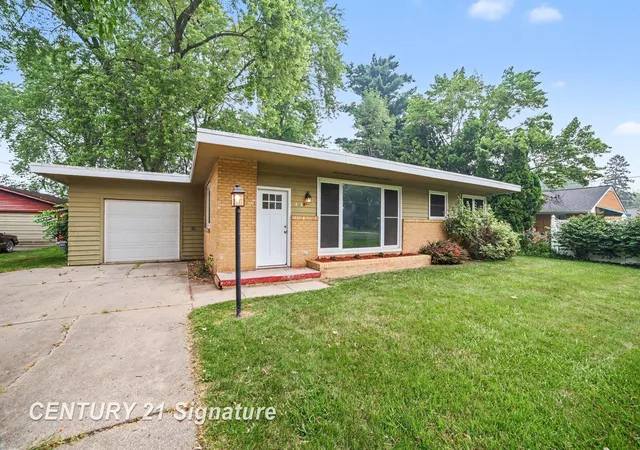 Photo 1 of Sale Pending at 4640 Wall St, Saginaw, MI 48638 | MLS# 61050215438 | Listing updated on 2026-07-22
