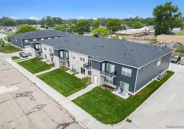 3rd image of 1251 E Woodward Heights Blvd, Hazel Park, MI 48030 | MLS# 20261055690