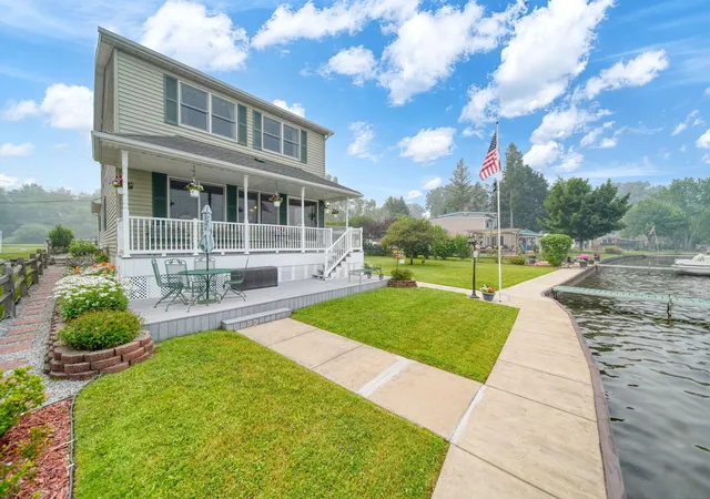 Photo 2 of Single family home for sale at 14 Ackerson Lake Rd, Jackson, MI 49201 | MLS# 55026037098 | Listing updated on 2026-08-29