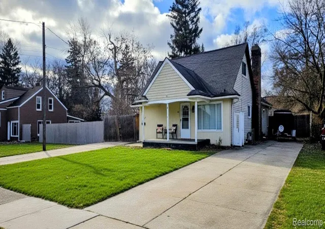 Photo 3 of Single family home for sale at 24653 Eureka Ave, Warren, MI 48091 | MLS# 20261055741 | Listing updated on 2026-08-19