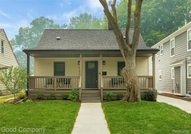 1st image of 223 N Alexander Ave, Royal Oak, MI 48067 | MLS# 20261055744