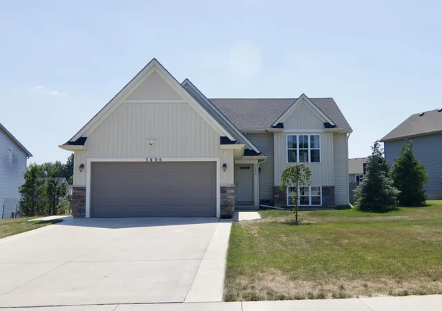 2nd image of 5806 Birdsong Ct Se, Grand Rapids, MI 49508 | MLS# 65026037110
