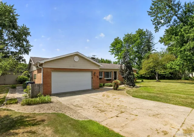 2nd image of 137 Sunview Dr, Saint Charles, MI 48655 | MLS# 20261055749