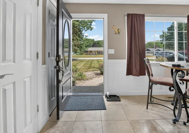 Photo 4 of Single family home for sale at 137 Sunview Dr, Saint Charles, MI 48655 | MLS# 20261055749 | Listing updated on 2026-09-14