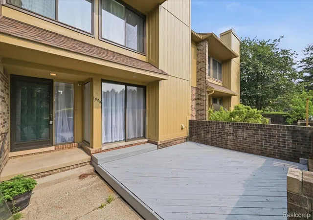 Listing Photo 3 - Condo for sale in building located at 1820 S Hl Blvd, Bloomfield Hills, MI 48304