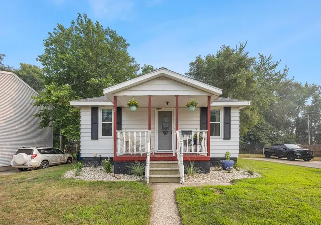 Photo 3 of Single family home for sale at 1628 Pennoyer Ave, Grand Haven, MI 49417 | MLS# 65026037124 | Listing updated on 2026-09-10
