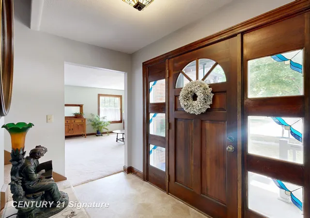 Photo 3 of Single family home for sale at 212 Cedarwood Dr, Flushing, MI 48433 | MLS# 5050215459 | Listing updated on 2026-09-16