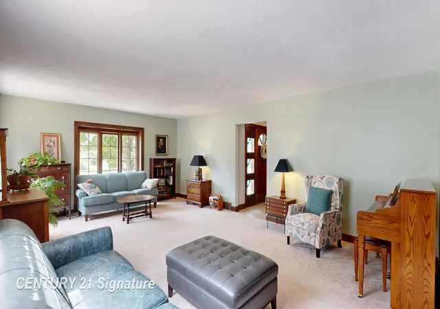 Photo 4 of Single family home for sale at 212 Cedarwood Dr, Flushing, MI 48433 | MLS# 5050215459 | Listing updated on 2026-09-16