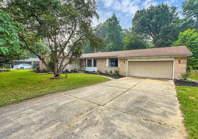 2nd image of 3417 Ginger Snap Ln, Lansing, MI 48911 | MLS# 65026037125