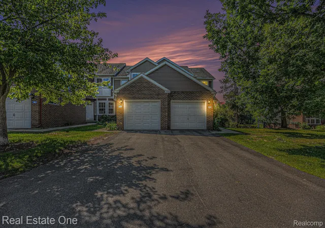 2nd image of 239 Fieldcrest St, Ann Arbor, MI 48103 | MLS# 20261055776