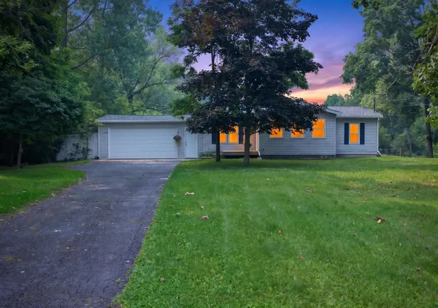 1st image of 2903 Alder St, Jackson, MI 49203 | MLS# 55026037136