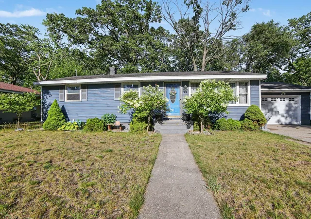 Single family home for sale at 1324 Eastwood Dr, Muskegon, MI 49442 | MLS# 71026037142