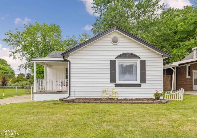 Photo 2 of Single family home for sale at 29719 Maplegrove St, Saint Clair Shores, MI 48082 | MLS# 58050215469 | Listing updated on 2026-07-20