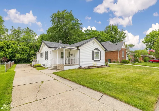 Photo 3 of Single family home for sale at 29719 Maplegrove St, Saint Clair Shores, MI 48082 | MLS# 58050215469 | Listing updated on 2026-07-20