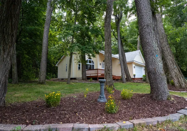 Photo 3 of Single family home for sale at 15117 Locust Grv Dr, Byron, MI 48418 | MLS# 20261055798 | Listing updated on 2026-09-08