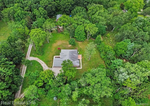 45th image of 1755 Gray Twig Ln, Milford, MI 48381 | MLS# 20261055805