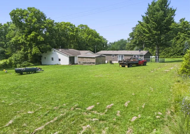 Photo 4 of Single family home for sale at 5523 S Lake Pleasant Rd, Osseo, MI 49266 | MLS# 53026037152 | Listing updated on 2026-09-17