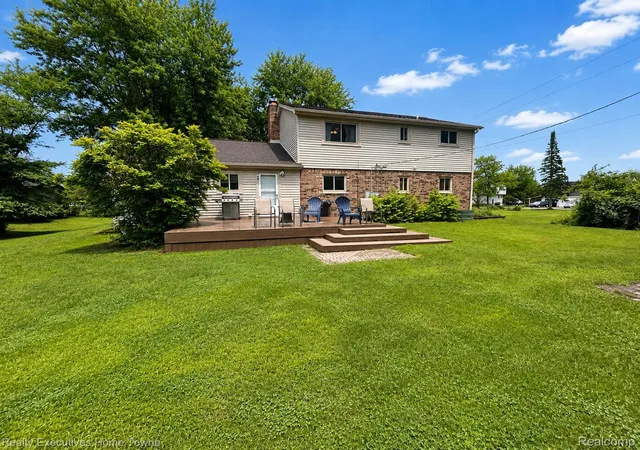 Photo 3 of Single family home for sale at 2616 Palms Rd, Columbus, MI 48063 | MLS# 20261055820 | Listing updated on 2026-08-31