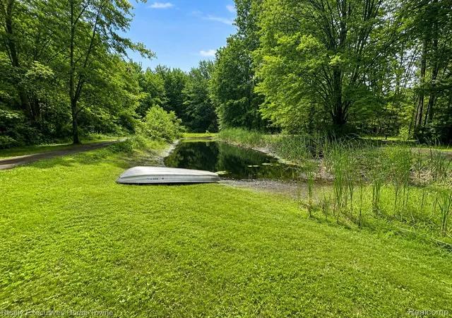 Photo 3 of Single family home for sale at 2616 Palms Rd, Columbus, MI 48063 | MLS# 20261055820 | Listing updated on 2026-08-31