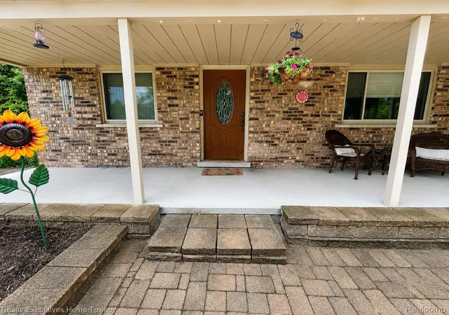 Photo 4 of Single family home for sale at 2616 Palms Rd, Columbus, MI 48063 | MLS# 20261055820 | Listing updated on 2026-08-31