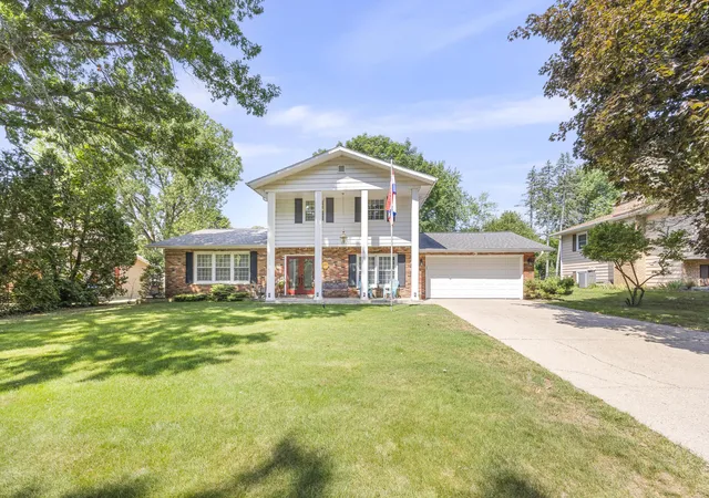 1st image of 840 Edgehill Pl, Battle Creek, MI 49015 | MLS# 64026037157