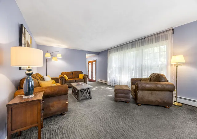 3rd image of 840 Edgehill Pl, Battle Creek, MI 49015 | MLS# 64026037157