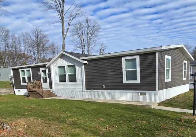Photo 1 of Sale Pending at 4419 Mosswood Dr Ne, Rockford, MI 49341 | MLS# 65026037159 | Listing updated on 2026-09-09