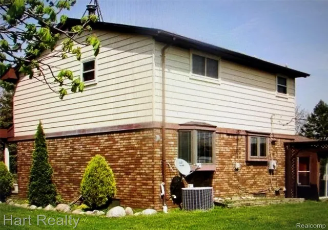 Photo 3 of Single family home for sale at 590 E Borland Rd, Imlay City, MI 48444 | MLS# 20261055844 | Listing updated on 2026-08-04