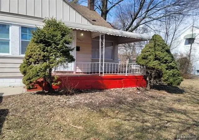 Photo 3 of Single family home for sale at 7261 Auburn St, Detroit, MI 48228 | MLS# 20261055855 | Listing updated on 2026-07-21