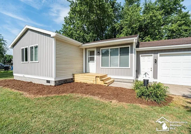 Photo 3 of Single family home for sale at 13911 Alton Rd, Monroe, MI 48161 | MLS# 57050215487 | Listing updated on 2026-09-14