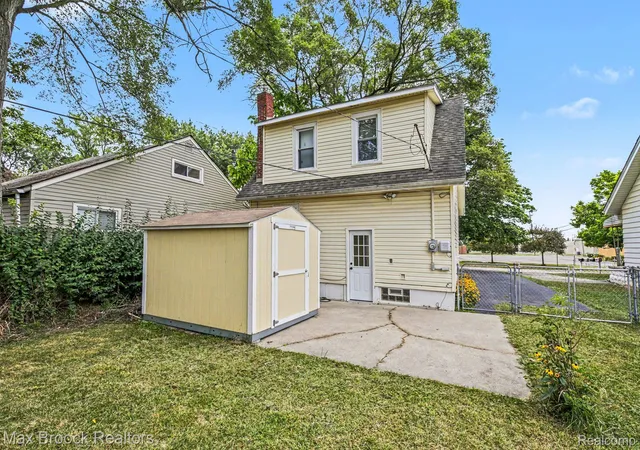 Photo 3 of Single family home for sale at 2229 Rosemary Ave, Waterford, MI 48328 | MLS# 20261055858 | Listing updated on 2026-09-05