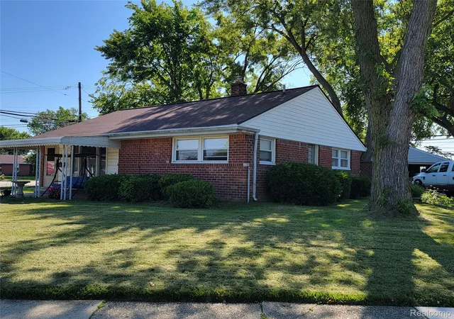 Photo 3 of Single family home for sale at 18511 Wendy, Riverview, MI 48193 | MLS# 20261055882 | Listing updated on 2026-08-29