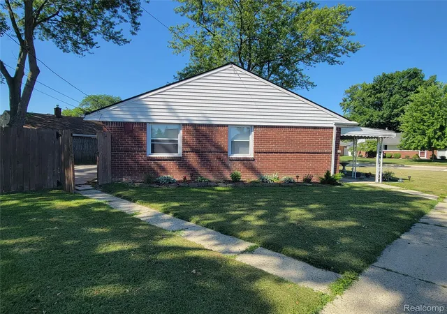 Photo 4 of Single family home for sale at 18511 Wendy, Riverview, MI 48193 | MLS# 20261055882 | Listing updated on 2026-08-29