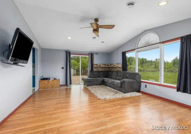 4th image of 1910 Waterview Wy, Crystal, MI 48818 | MLS# 65026037194