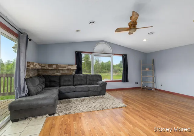 5th image of 1910 Waterview Wy, Crystal, MI 48818 | MLS# 65026037194