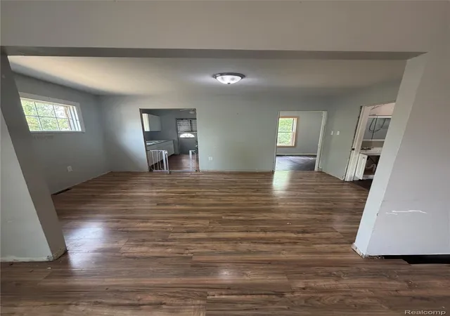 Photo 3 of Single family home for sale at 934 Barrie Ave, Flint, MI 48507 | MLS# 20261055889 | Listing updated on 2026-09-09