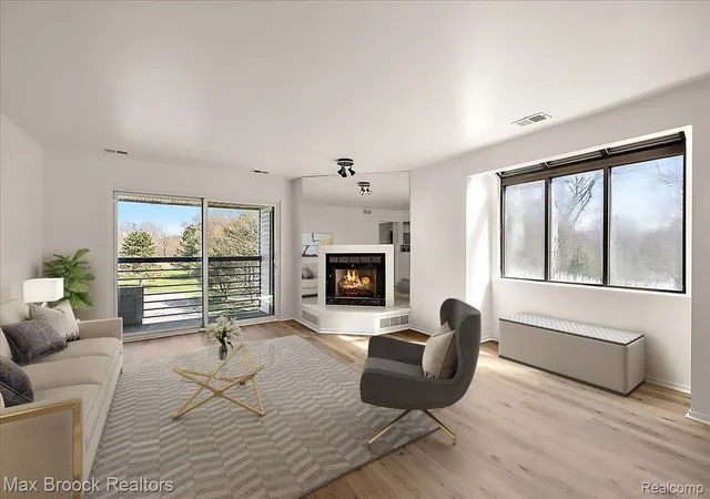 Listing Photo 5 - Condo for sale in building located at 30414 Orch Lake Rd, Oakland, MI 48334 - Unit #29