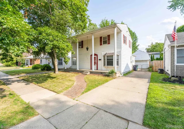 Photo 1 of Single family home for sale at 2424 Dallas Ave, Royal Oak, MI 48067 | MLS# 20261055911 | Listing updated on 2026-08-16