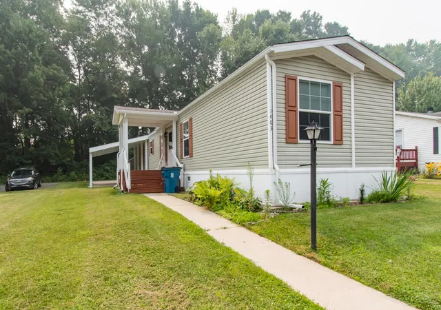 2nd image of 1403 Miss Ellie Dr, Kalamazoo, MI 49009 | MLS# 66026037208