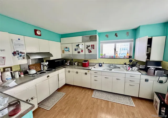 Photo 4 of Single family home for sale at 30066 Bayview Dr, Gibraltar, MI 48173 | MLS# 20261055918 | Listing updated on 2026-07-29